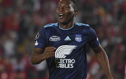 Por ahora el goleador azul seguirá comandando la delantera eléctrica.