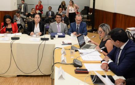 Informe. Más de dos horas duró la lectura del documento final de la Comisión parlamentaria. Todos coincidieron en que le faltaba contundencia.