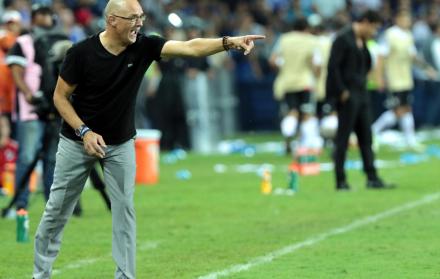 Posición. Alfredo Arias evitó entrar en detalles, pero entrelíneas dejó muy claro su mensaje: en Emelec es necesario tomar decisiones que permitan encarrilar a los indisciplinados.