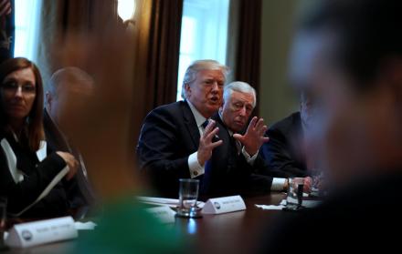 Trump respaldó una reforma migratoria en dos fases durante una reunión en la Casa Blanca, el martes 9 de enero.