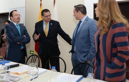 Comisión. Christian Cruz (izquierda), Jimmy Candell y Daniel Mendoza.