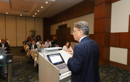 Conferencia. Walter Spurrier da perspectivas económicas en Guayaquil a decenas de empresarios.