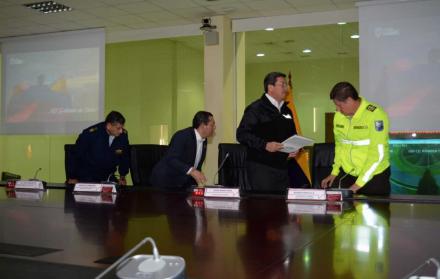 El ministro del Interior, César Navas informó a los medios sobre esta situación. 