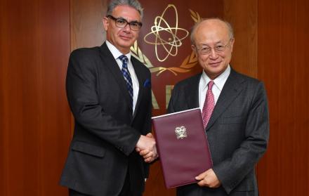 Carlos Játiva (izquierda) es el nuevo representante de Ecuador ante la Organización de los Estados Americanos (OEA).