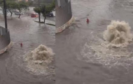 Las fuertes lluvias causan estragos en Quito.