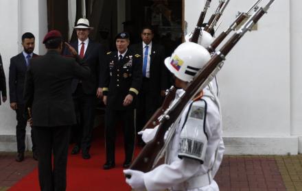 Cita. El teniente general Joseph P. DiSalvo, subcomandante militar del Comando Sur, se reunió con el ministro de Defensa.
