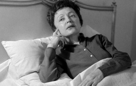 Edith Piaf fue una reconocida actriz y cantante francesa.