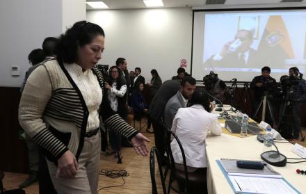 Veedora. Patricia Ochoa asiste a todas las reuniones de la Comisión. Se sienta frente a los comparecientes y no les quita la mirada de encima. 