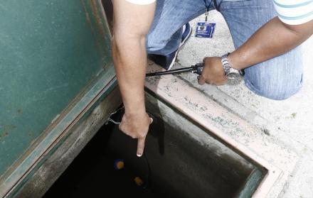 Preocupación. Reinaldo Torres confirma el desabastecimiento de la cisterna del paradero del kilómetro 24.