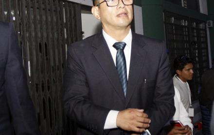 En marzo, el fiscal Fabián Salazar allanó la notaría en la que un policía presentó una declaración juramentada en el caso del audio entre Serrano y Pólit. 