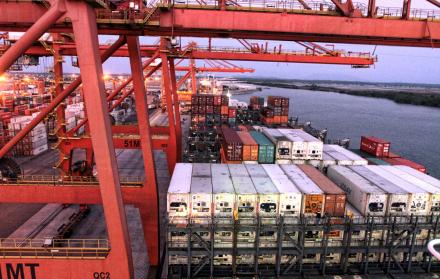 Sobredimensión. El Gobierno anterior autorizó la construcción de un nuevo puerto en Posorja y la ampliación de Manta y Puerto Bolívar.