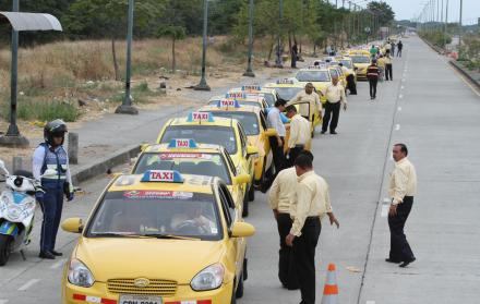 Registro. El censo se realizará de lunes a viernes, de 08:00 a 12:00 y de 13:00 a 17:00, dependiendo la cooperativa de taxi a la que pertenezcan.