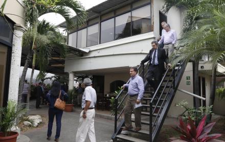 Reuniones. El embajador argentino en Quito, arribó a Guayaquil para reunirse con sus coterráneos.