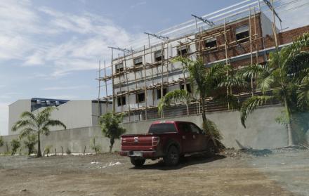 Edificio. El lugar ocupa unas cuatro hectáreas de extensión y se ubica cerca de la subestación de la CNEL.