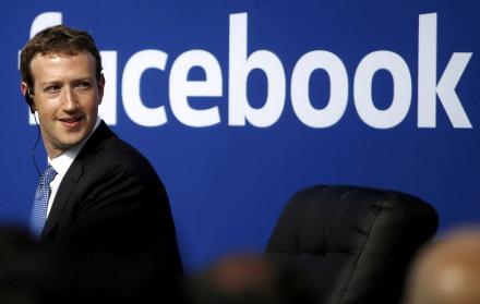 El presidente ejecutivo de Facebook, Mark Zuckerberg, se ha disculpado en reiteradas oportunidades por los errores en los que incurrió la compañía y prometió contener el abuso en la plataforma.
