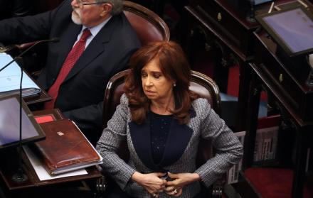 La votación fue afirmativa por parte de los 67 senadores presentes en la sesión, incluida la propia Cristina Kirchner. No hubo abstenciones.
