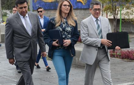 La asambleísta Ana Galarza (CREO) acudió a la Fiscalía para pedir que se convoque a Raúl Patiño para que amplíe sus confesiones. La legisladora reconoció que hay una mayoría oficialista que impide fiscalizar y por eso la oposición busca otros espacios par
