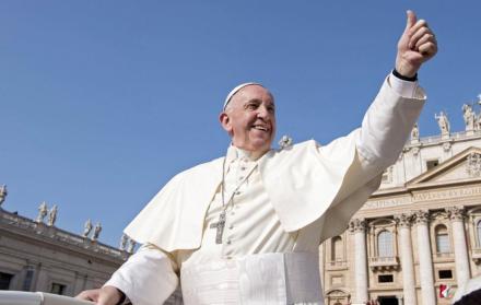 Entre los santos de Bergoglio destaca la canonización de Teresa de Calcuta y de los papas Juan Pablo II y Juan XXIII, en 2014, y el último decreto firmado necesario para elevar a los altares a Pablo VI. 