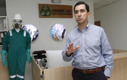 Empresario colombiano. Ingeniero de Mercados. Presidente de Gadere, la compañía que recoge la basura hospitalaria en Guayaquil.