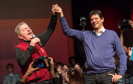 El Tribunal Superior Electoral (TSE) invalidó el 1 de septiembre la candidatura de Lula, de 72 años, a causa de su situación judicial, y emplazó al PT a designarle un reemplazante antes de este martes a las 19H00 locales.
