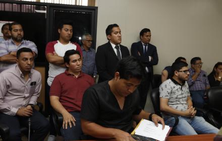 Jornada. Simpatizantes del rector lo esperaban en el Consejo Universitario, pero Galo Salcedo no llegó.