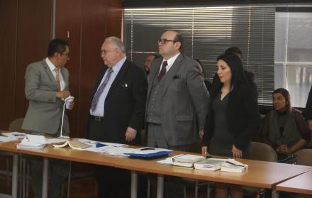 Defensa. Caupolicán Ochoa y César Ochoa, abogados de Rafael Correa.