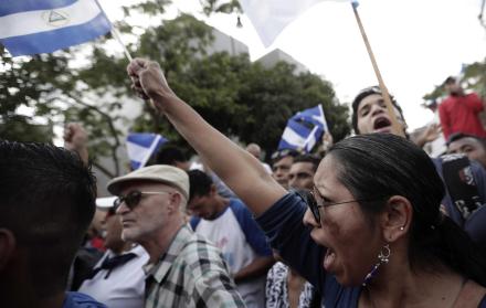 Grupos de diversos orígenes se autoconvocaron para realizar marchas alternas a las del sector privado, tanto en horas de la mañana como en horas de la tarde.
