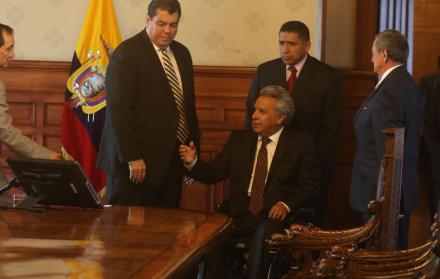 Encuentro. El presidente Lenín Moreno se reunió con los flamantes ministros de Defensa e Interior.