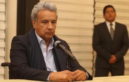 El presidente Lenín Moreno compareció, en solitario, frente a los medios a su regreso apresurado de Lima.