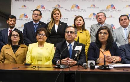 Comisión de Educación de la Asamblea y Augusto Barrera, secretario de Educación Superior, Ciencia, Tecnología e Innovación  (Senescyt), presentaron su respaldo a las reformas a la LOES. 