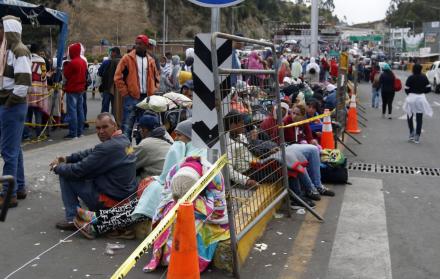 Migrantes venezolanos en la frontera norte de Ecuador.