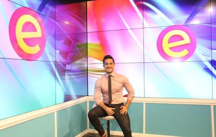 En En Contacto, César prueba una nueva faceta, más divertida y audaz.