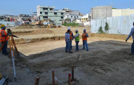 Obras de reconstrucción por el terremoto.