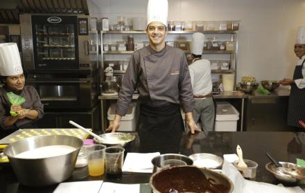 En la actualidad, Daniel Ampuero, es uno de los chefs chocolateros más connotados del país.