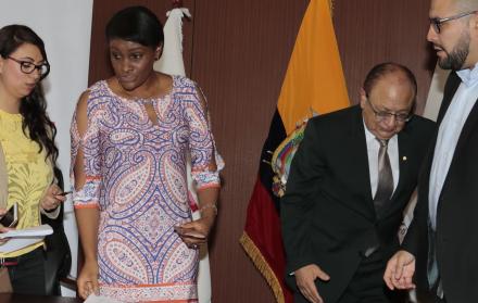 Convenio. Diana Salazar (i) firmó ayer un convenio contra el lavado de activos junto a Carlos Tejada (d).