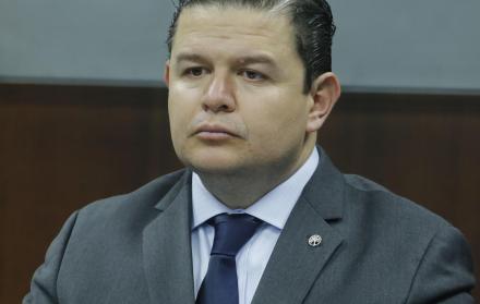 El detenido aparentaba como asesor de Juan Sebastián Roldán, secretario Particular de la Presidencia, y supuestamente extorsionaba a servidores públicos.