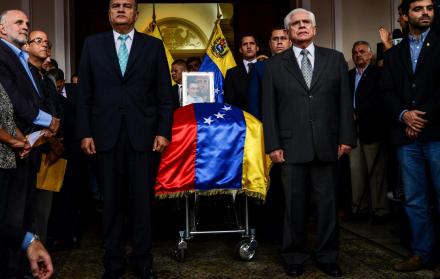 En Caracas, el fiscal general, Tarek Saab, ratificó el miércoles que el opositor se suicidó y que tiene testigos y pruebas forenses para respaldar lo dicho.