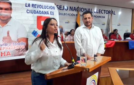 Paola Pabón junto a su binomio, Alessandro Tonello.