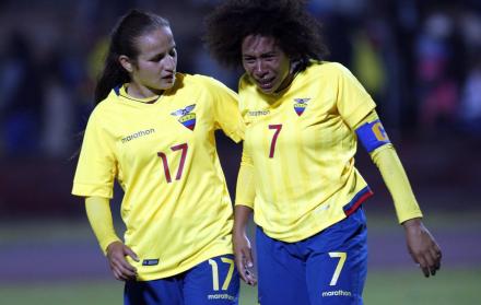 Tristeza. Josselyn Espinales (7), autora del único gol tricolor ante Argentina, no aguantó las lágrimas y el sábado pasado exteriorizó su frustración tras perder 2-1 en el debut.