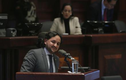 Andrés Michelena contestó cuestionamientos hechos por los legisladores.