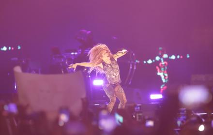 Shakira: la mujer de cabellera, corazón y caderas doradas