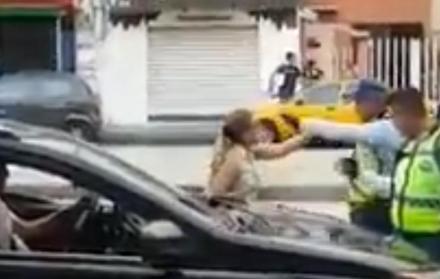 El esposo intervino para impedir la sanción. 