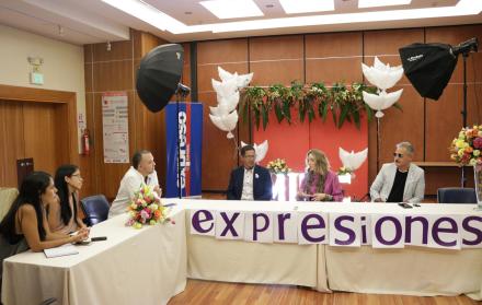EXPRESIONES homenajeó a Mirella Cesa por su triunfo