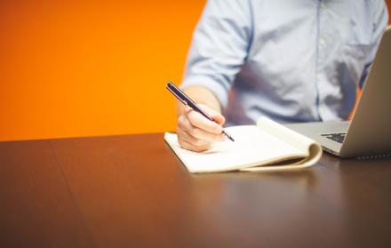 Por necesidad. En el país, tres de cada diez ecuatorianos son emprendedores. No obstante, los expertos cuestionan la baja calidad de los negocios que se crean.