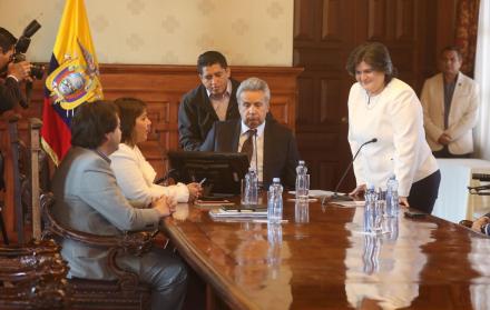 Presidente Lenín Moreno junto a sus ministros. 