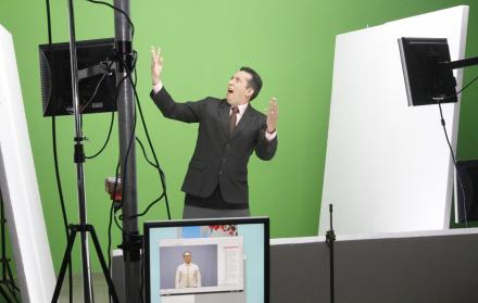 La sede de los Testigos de Jehová cuenta con cuatro estudios donde se graban los filmes, sermones y la Biblia traducidas en señas para personas con discapacidad auditiva. Los actores son miembros de la congregación.