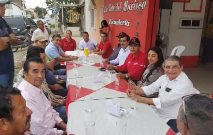 El exmandatario, que iba junto a otros coidearios, arribó a El Oro para mantener una serie de reuniones con actores políticos con miras a las elecciones seccionales del 2019.