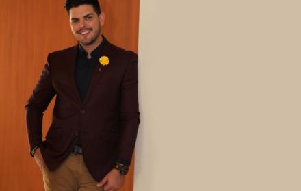 Edisson dirige junto a Tahiz Panus, directora de Miss World, la escuela Reinar.