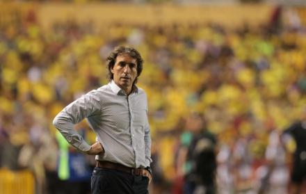 El entrenador viajó a Uruguay entre semana para el nacimiento de su hijo. Sí estará hoy en la banca.