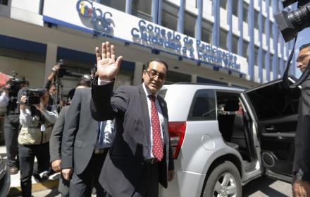 Funciones. Una vez posesionado el fiscal Paúl Pérez se dirigió a la Fiscalía General para asumir el despacho.